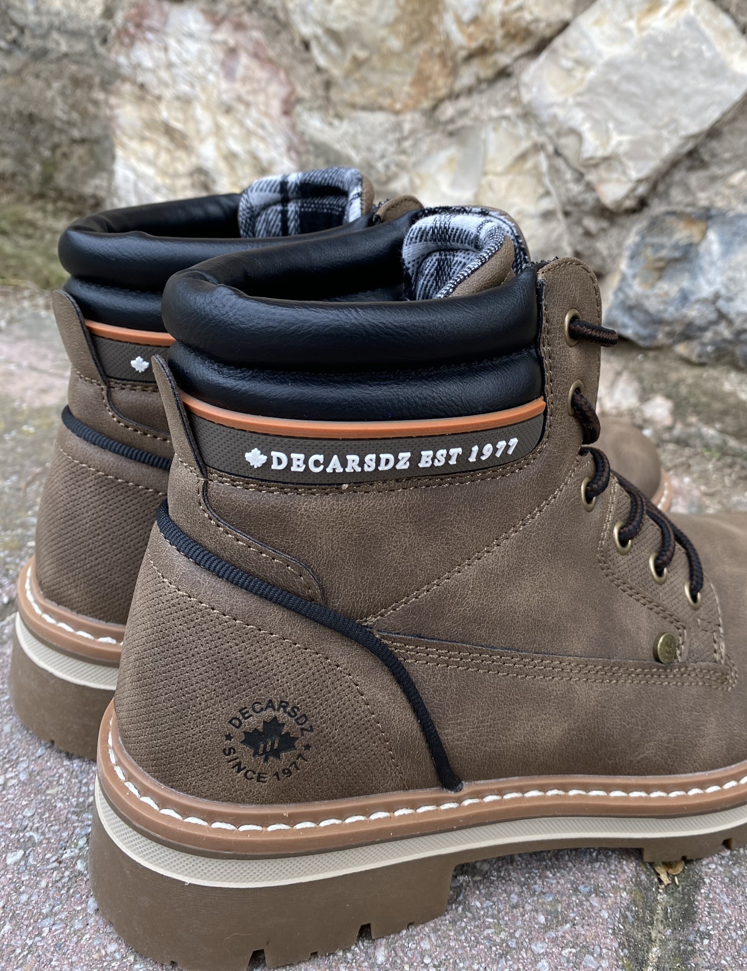 Ανδρικά καφέ αρβυλάκια με τρακτερωτή σόλα από δερματίνη EL0970 φωτογραφία